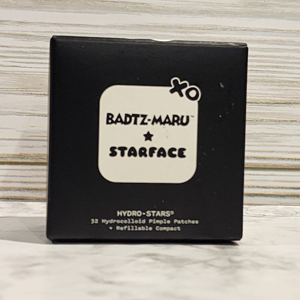 Sanrio Badtz-maru x Starface Big Compact w/ Mirror & 32 Acne Patches Hello Kitty